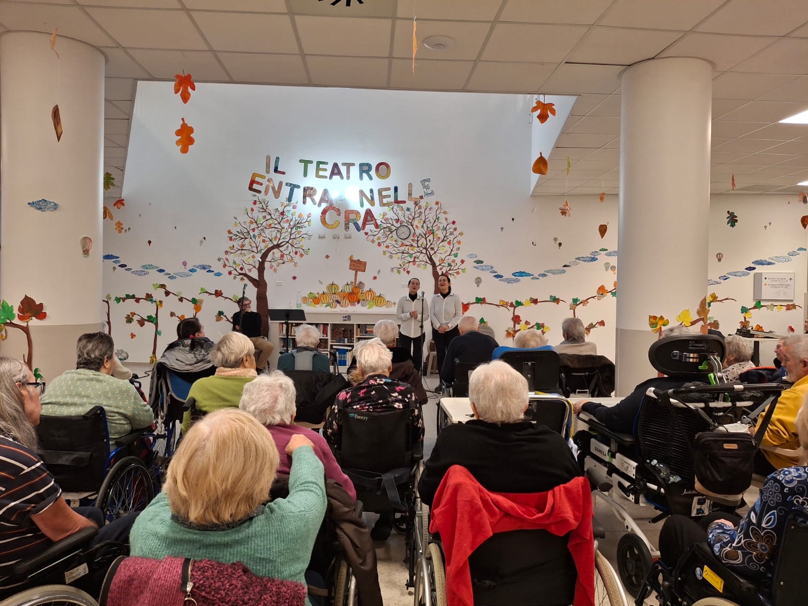 Da gennaio ad aprile 2026 continua la stagione teatrale nelle case residenza anziani